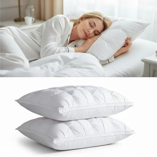 Oreiller effet duvet d'oie IceRelief – femme blonde dormant paisiblement sur oreiller ultra-gonflant blanc éclatant